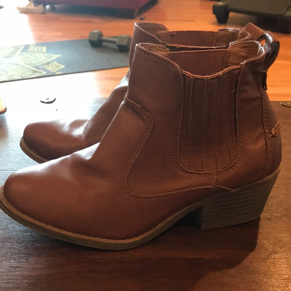 Brown booties - Picture 3 of 4